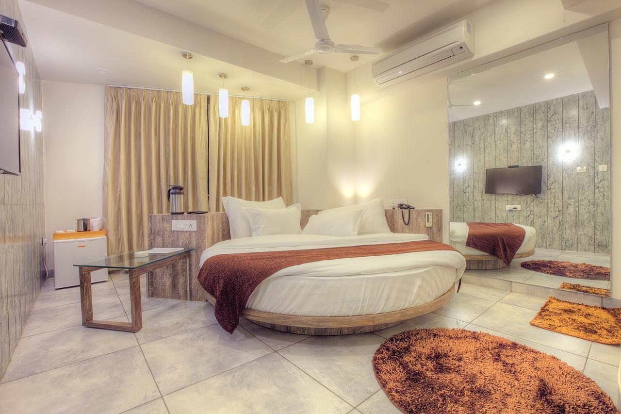 Scenaria Hotel Ahmedabad Luaran gambar