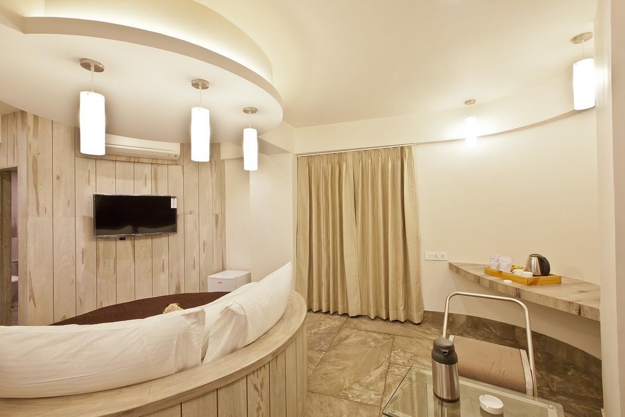 Scenaria Hotel Ahmedabad Luaran gambar